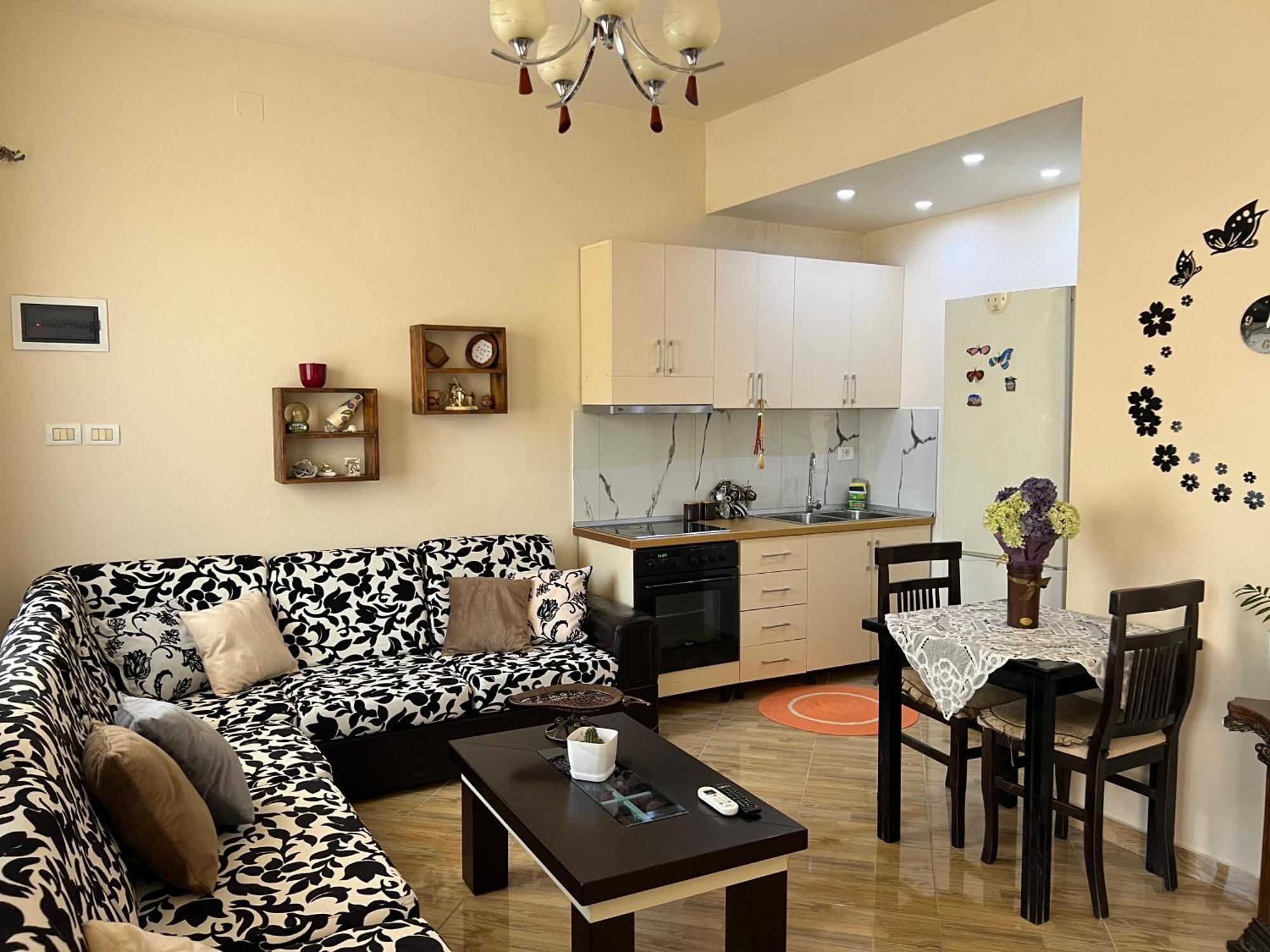 Villa Ensalv Berat - Apartment - Room - Penthouse المظهر الخارجي الصورة