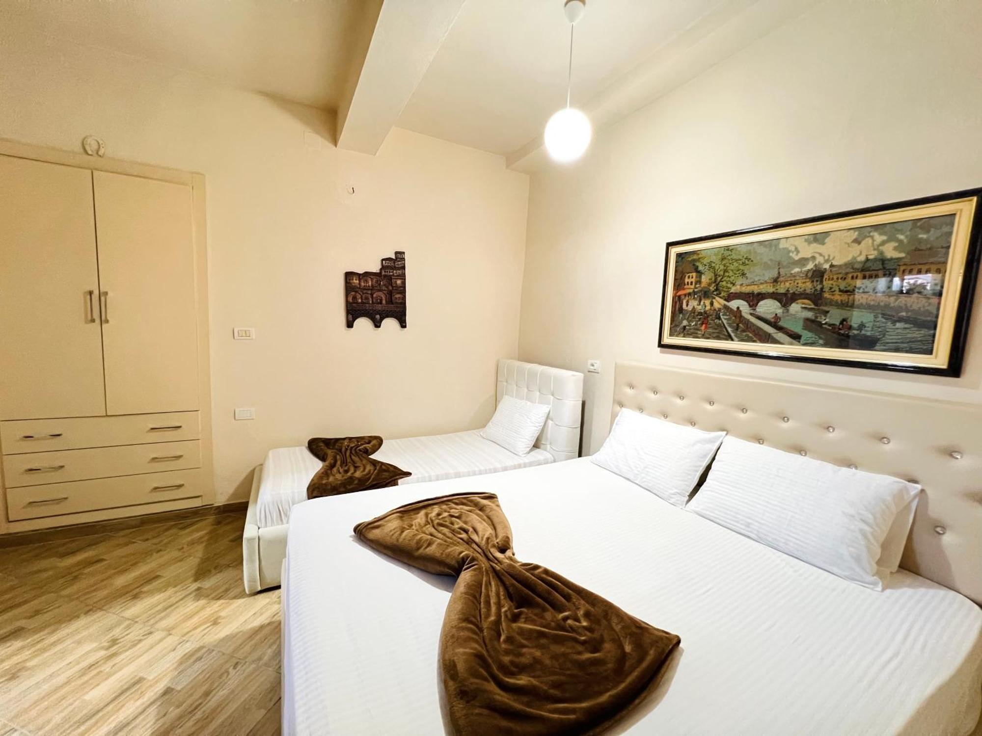 Villa Ensalv Berat - Apartment - Room - Penthouse المظهر الخارجي الصورة