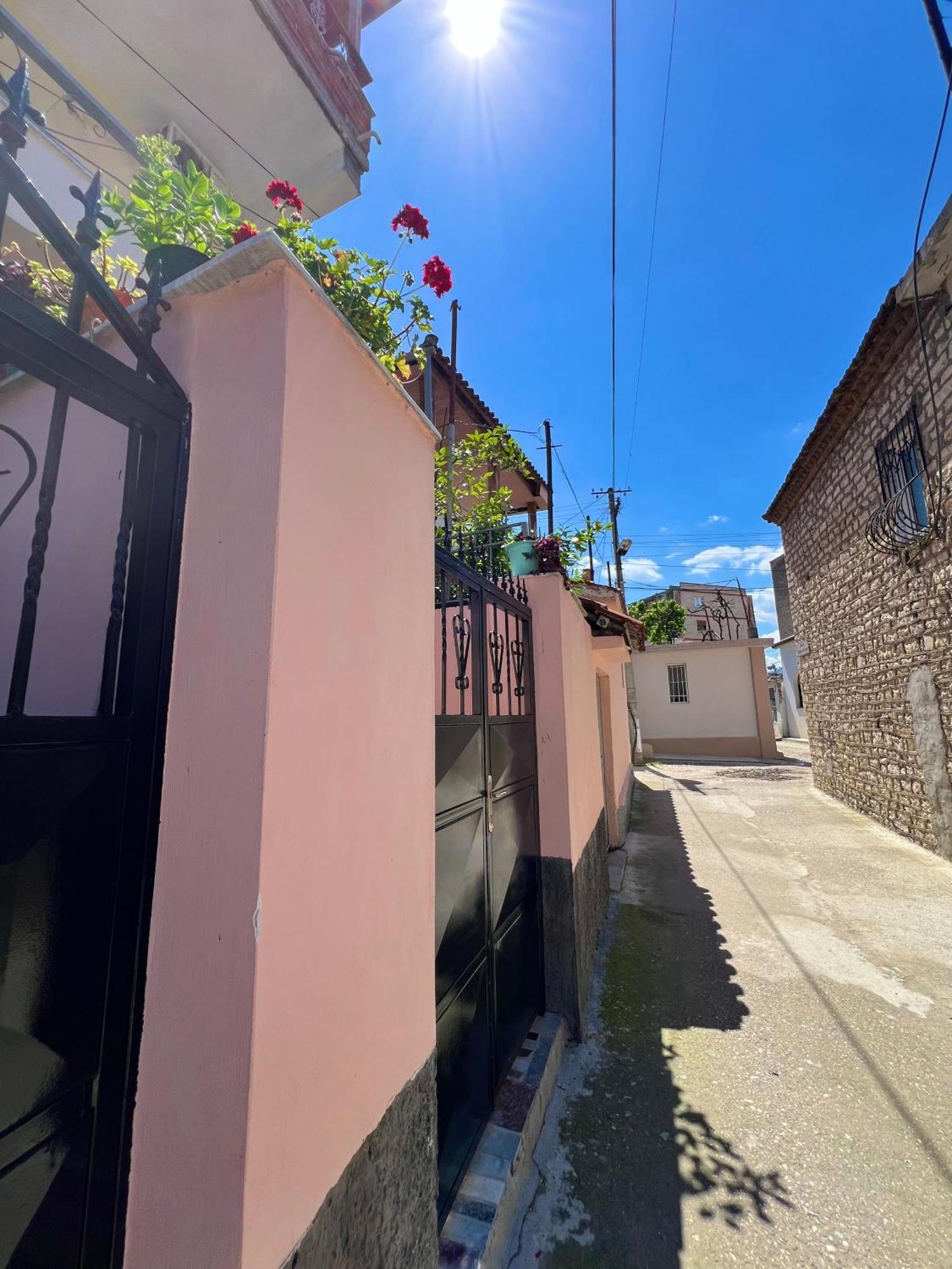 Villa Ensalv Berat - Apartment - Room - Penthouse المظهر الخارجي الصورة