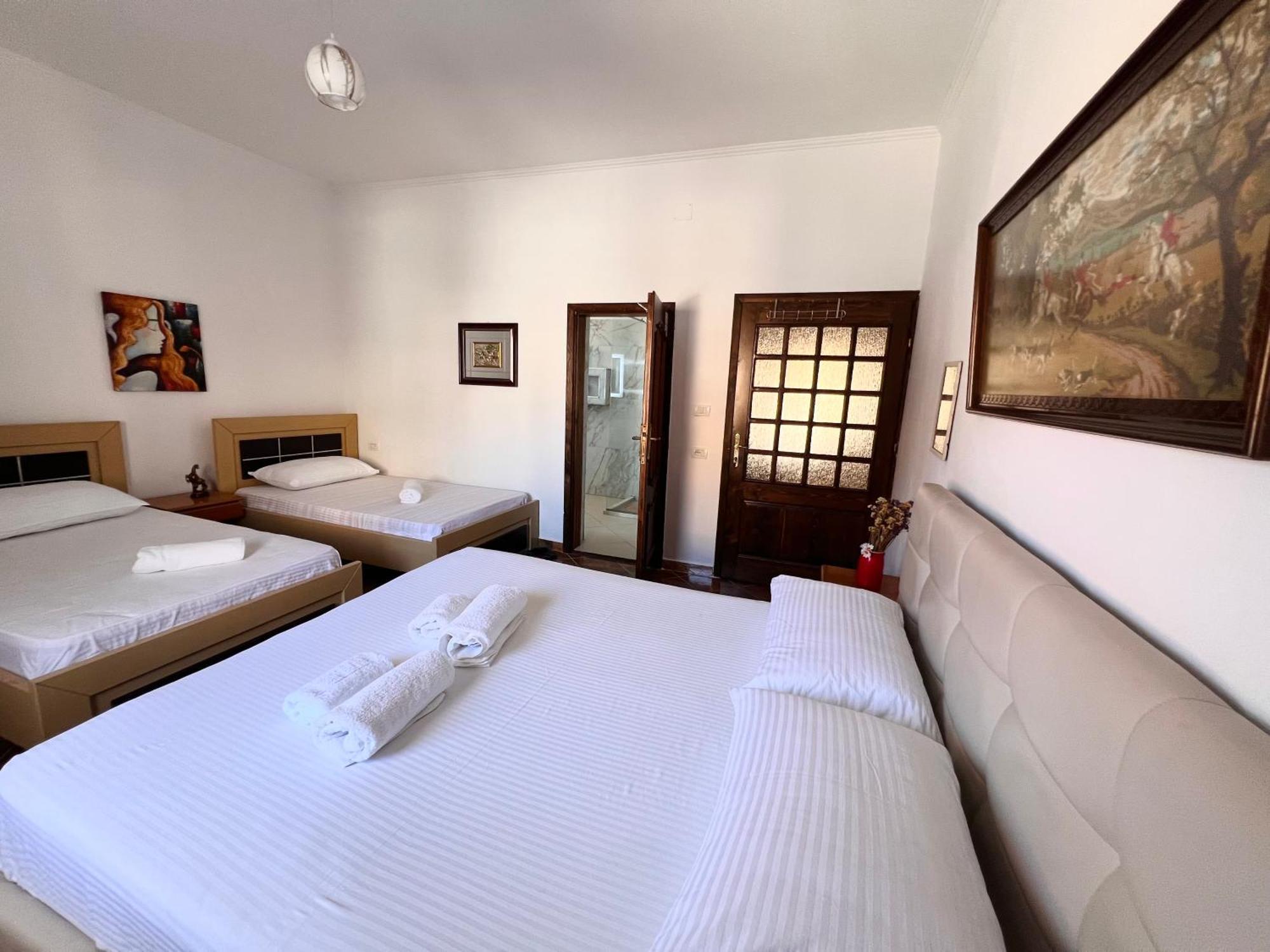 Villa Ensalv Berat - Apartment - Room - Penthouse المظهر الخارجي الصورة