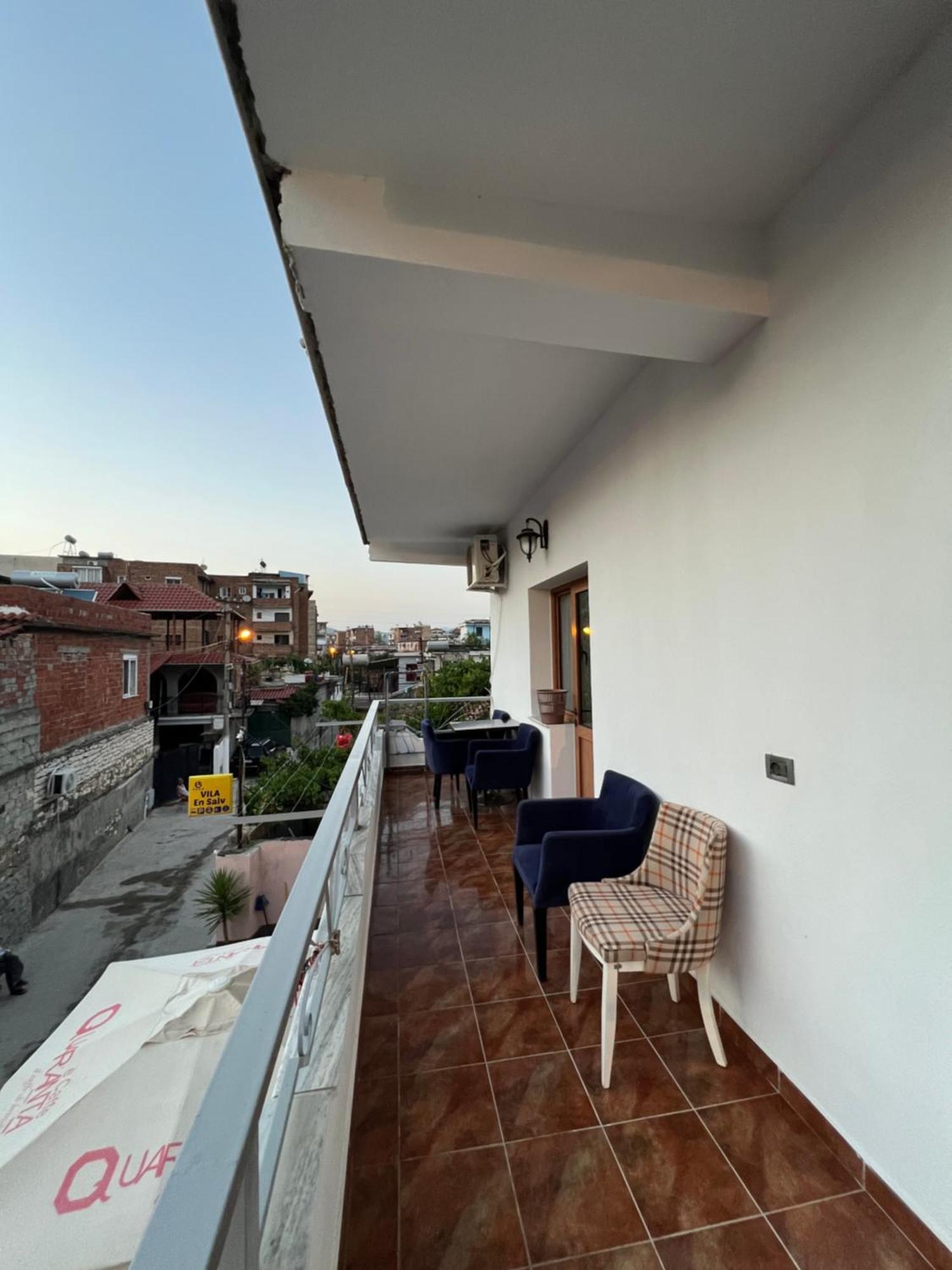 Villa Ensalv Berat - Apartment - Room - Penthouse الغرفة الصورة